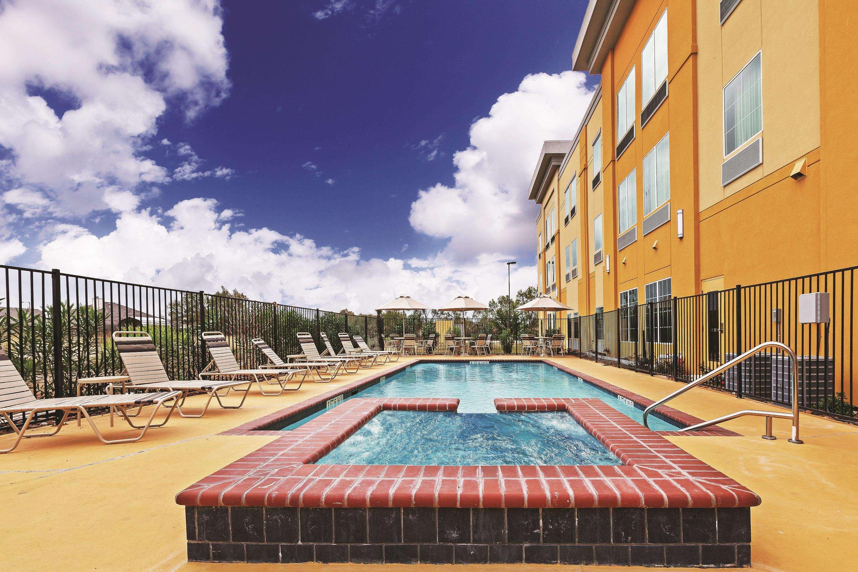 Hotel La Quinta By Wyndham Jourdanton - Pleasanton Zewnętrze zdjęcie